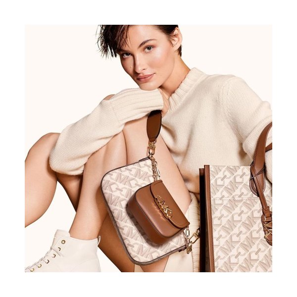 MIX BAGS MICHAEL KORS GUESS KARL LAGERFELD & MORE 82% OFF 